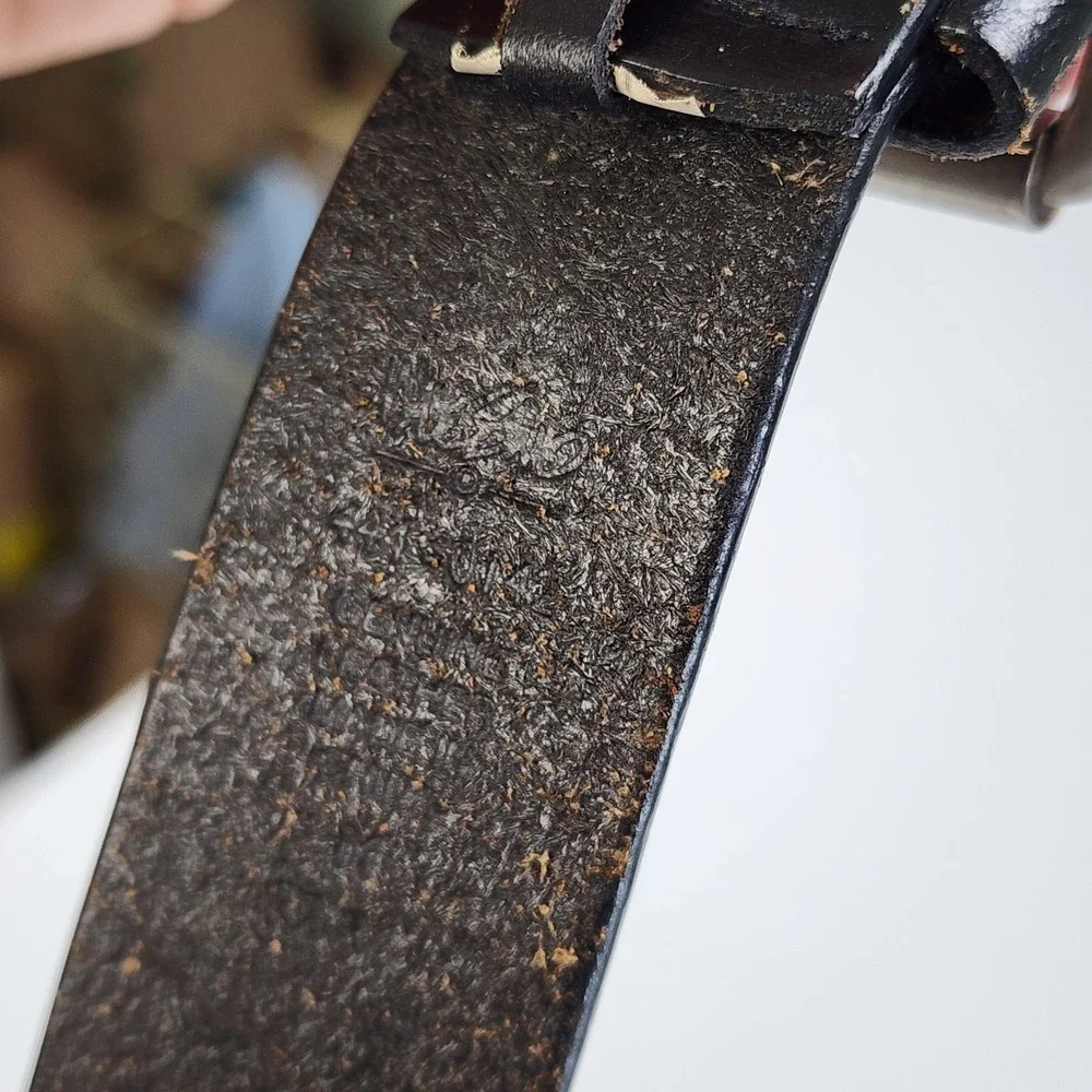 Mossimo Vintage Distressed Leather Grommet Belt Silver Roller Buckle Dark Brown